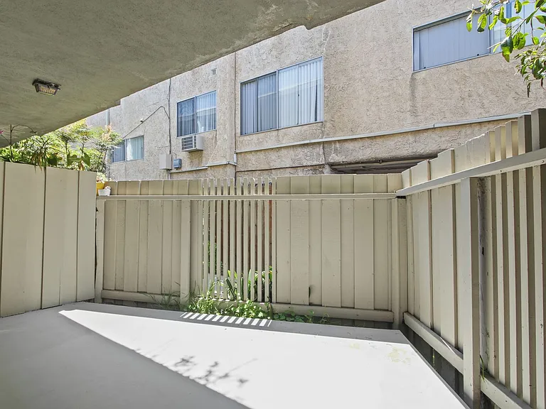 3625 Mentone Ave — Photo 8
