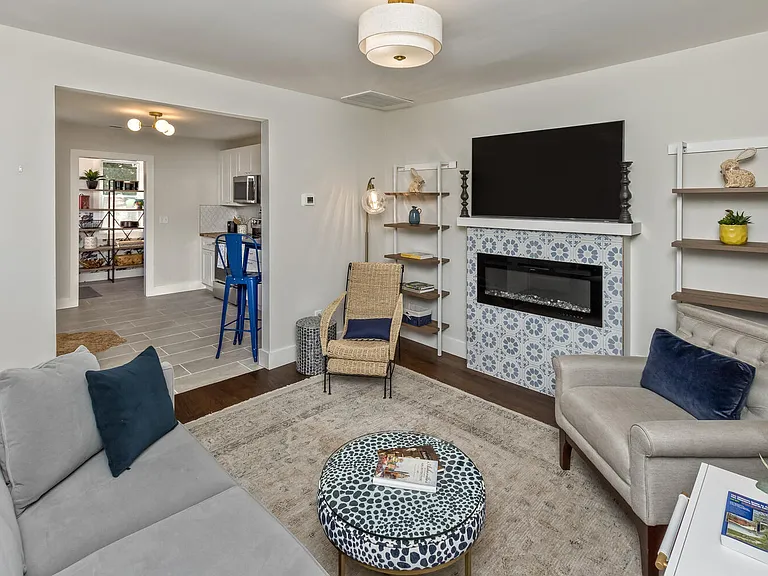 10 Laban Ln — Photo 3
