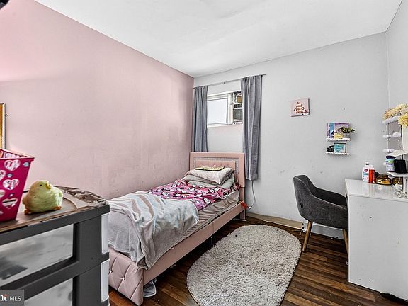 4th image of 709 Smith Ln