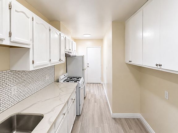 2nd image of 739 W 77th St #1