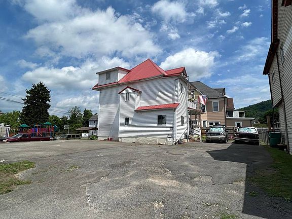 4th image of 243 S Maple Ave