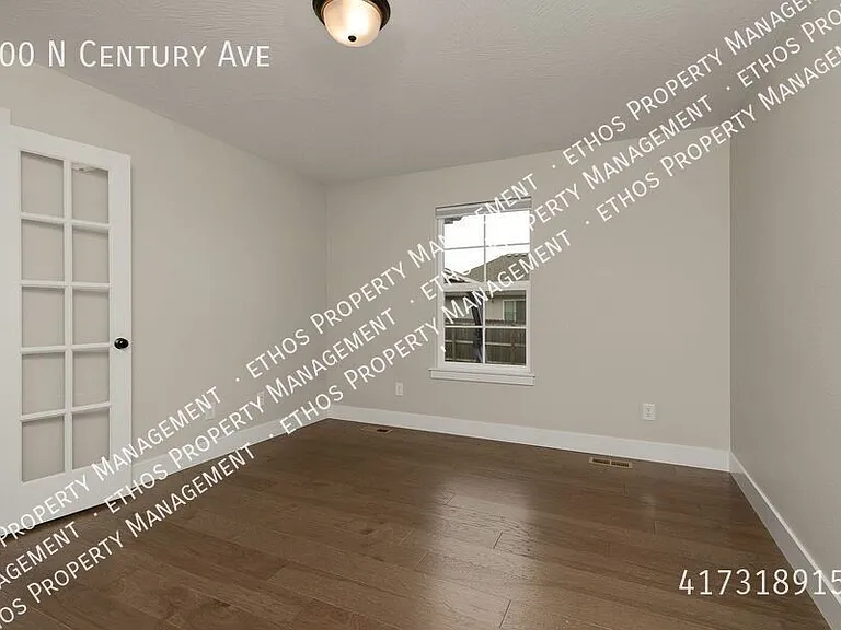 700 N Century Ave — Photo 5