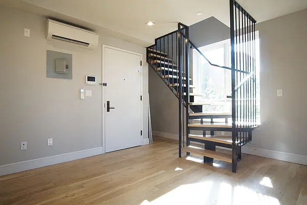 Rented by Jaytee America LLC | media 13