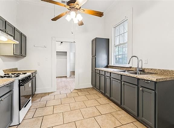 5th image of 2116 Valmont St