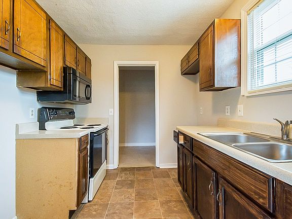 2nd image of 6634 Kari Dr