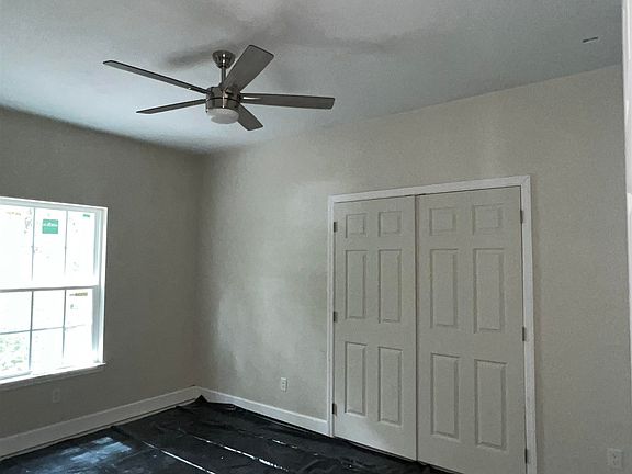 3rd image of 36 Paulette Dr