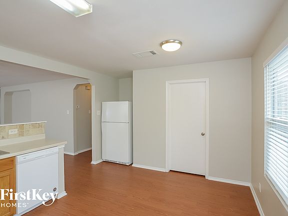 5th image of 10822 Hillsdale Loop