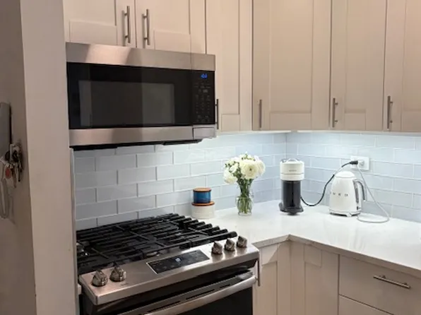 330 East 38th Street image 4 of 13