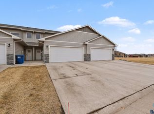 9062 W Ark Pl, Sioux Falls, SD 57106