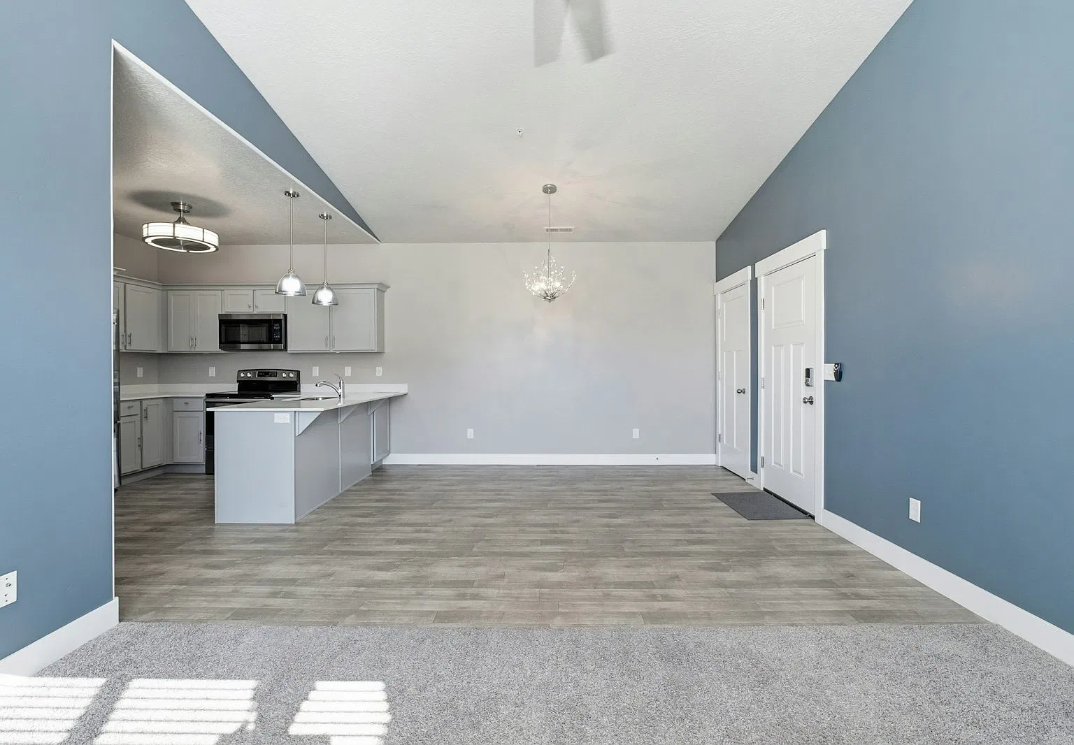 13239 Dominica Lane — Photo 2