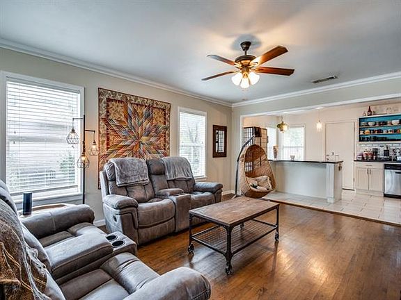 4th image of 2717 S Vernon Ave