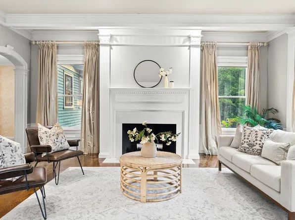 14 Wellington St APT 1, Arlington, MA 02476