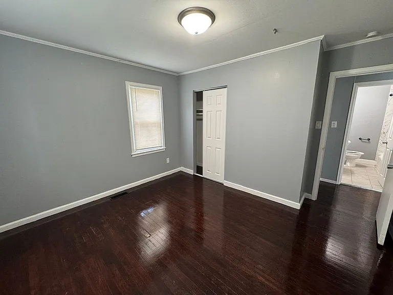 712 Melvenia St — Photo 18