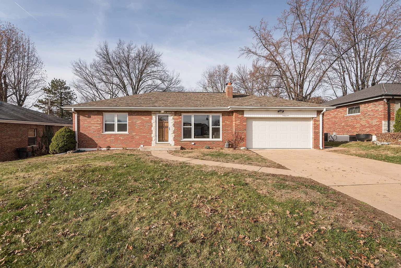 9853 Knollshire Dr photo 1