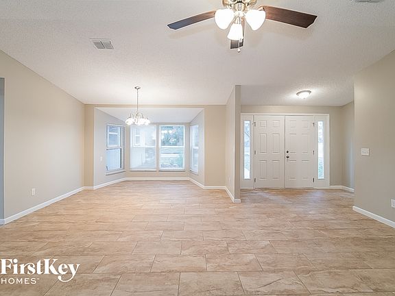 4th image of 3104 Hampstead Dr