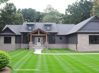 7877 Donegal Ct, Fenton, MI 48430