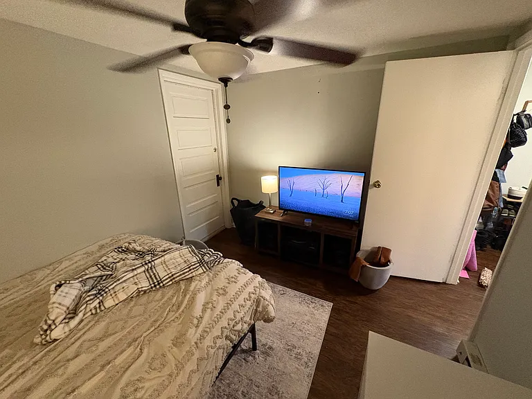 2499 Madison Rd #13 — Photo 8