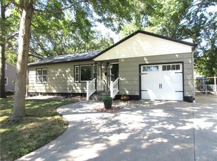 1348 S Oak St, Ottawa, KS 66067