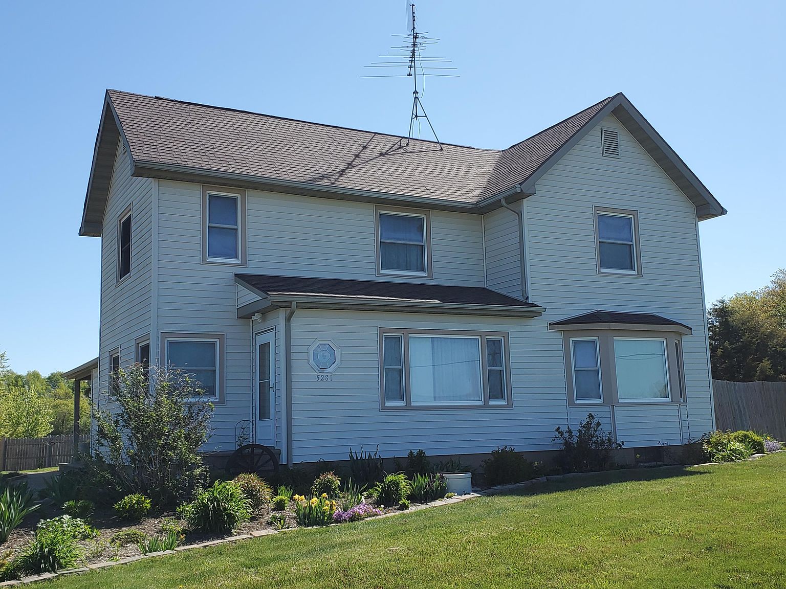 5281 S Pipestone Rd, Sodus, MI 49126 Zillow