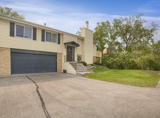 5293 Beachside Dr, Minnetonka, MN 55343