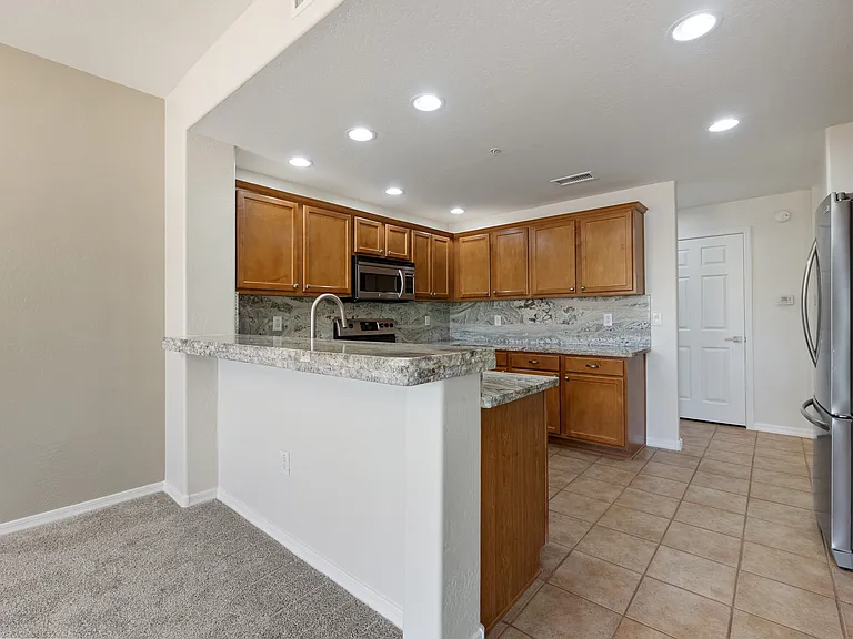 20121 N 76th St #2010 — Photo 7
