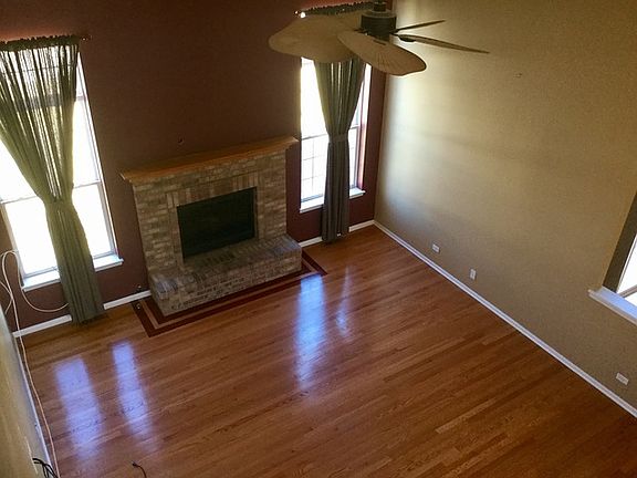 3rd image of 16362 Fairfield Dr