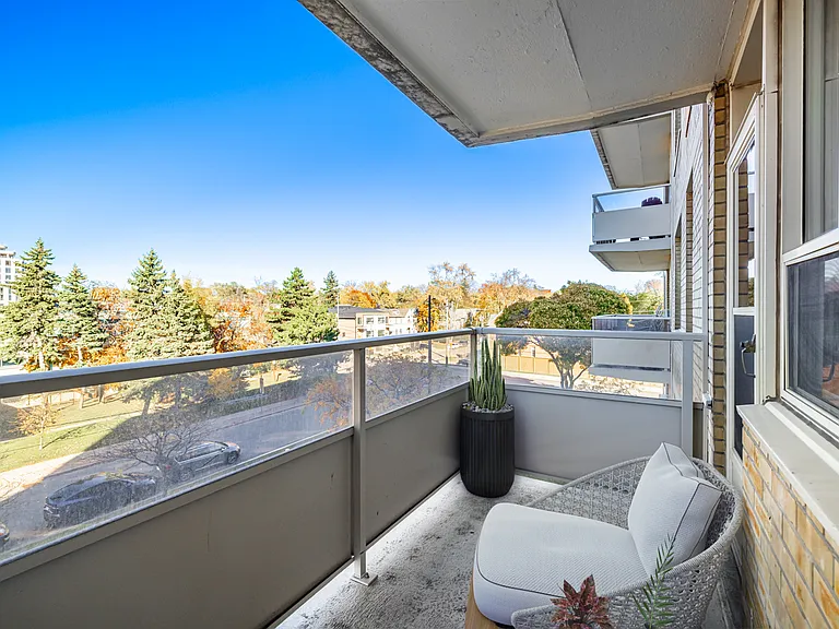 2700 Bathurst St — Photo 9