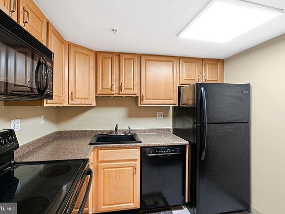 4th image of 2001 Hamilton St APT 723