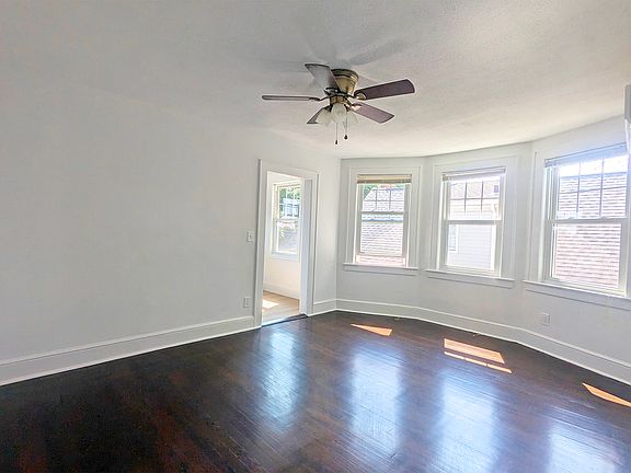 3rd image of 344 Roslyn Ave APT 2