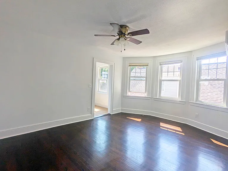344 Roslyn Ave #2 — Photo 3
