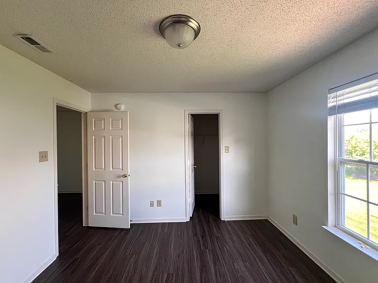 10400 Hickory Hill Dr — Photo 26