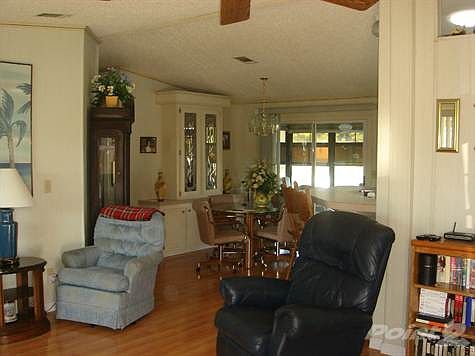 4th image of 516 Lake Cir