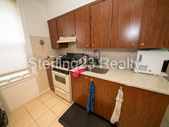 5th image of 24-11 29th St #1E