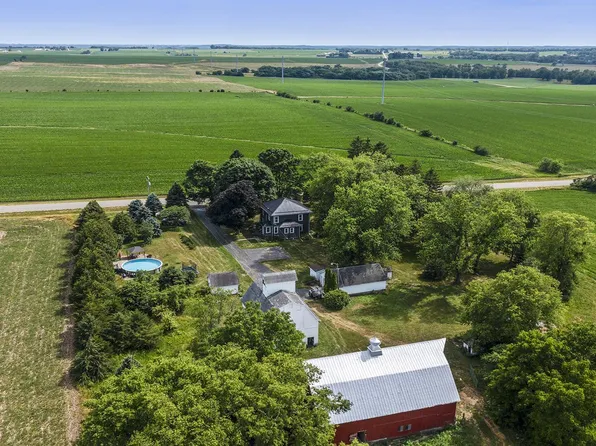 2522 E Pleasant Grove Rd, Oregon, IL 61061