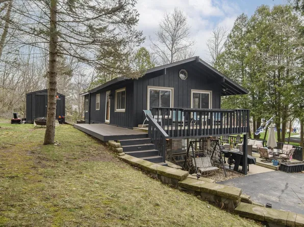 W5588 Wren STREET, Elkhorn, WI 53121