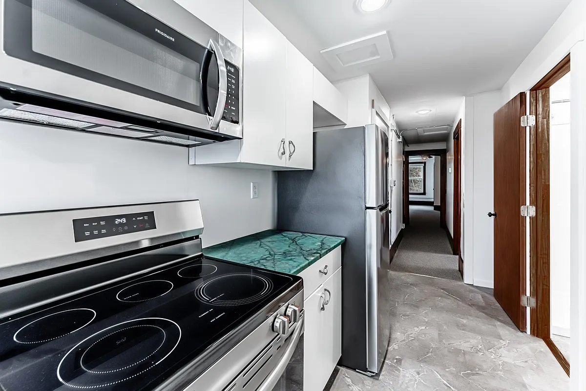 Building Photo - 496 Dorsey Ave #4