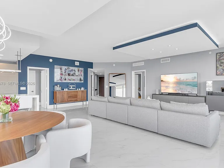 17111 Biscayne Blvd #602 — Photo 25