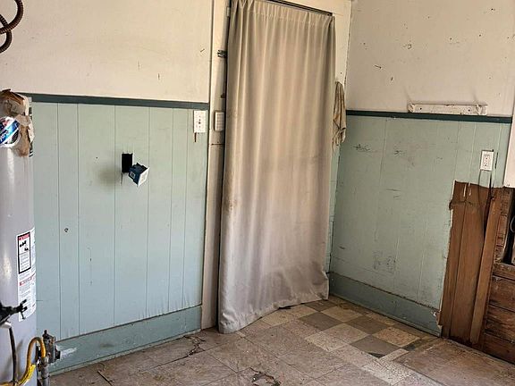 4th image of 4311 Bernardo De Galvez Ave