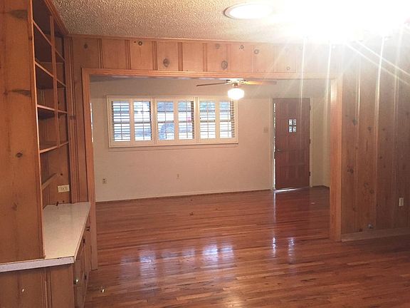 3rd image of 115 Butler Dr