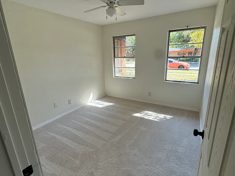 8025 Laura St — Photo 7