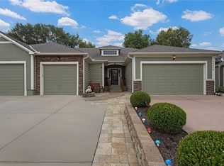34043 W 90th Cir, De Soto, KS 66018