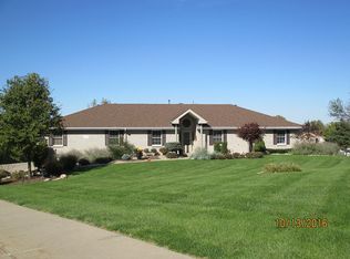 16620 Sage St, Omaha, NE 68136
