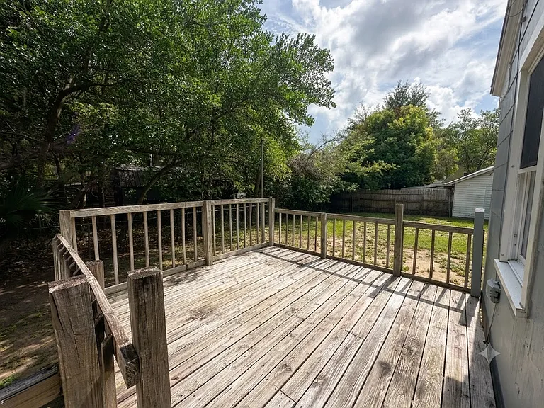 505 Ribaut Rd — Photo 12