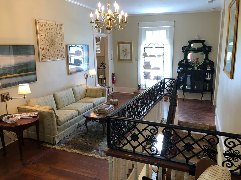 824 University Ave — Photo 21