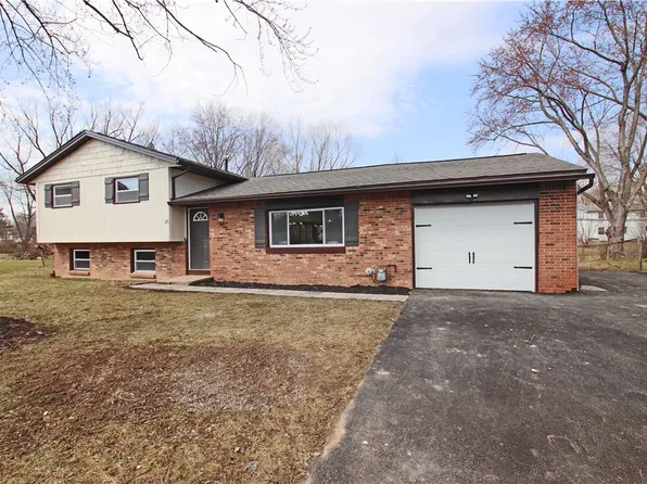 25 Green Ivy Cir, Rochester, NY 14623