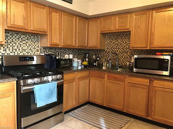 4th image of 615 Gary Dr