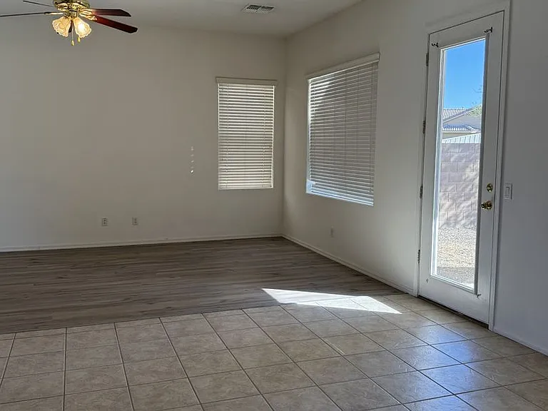 43849 W Kramer Ln — Photo 2