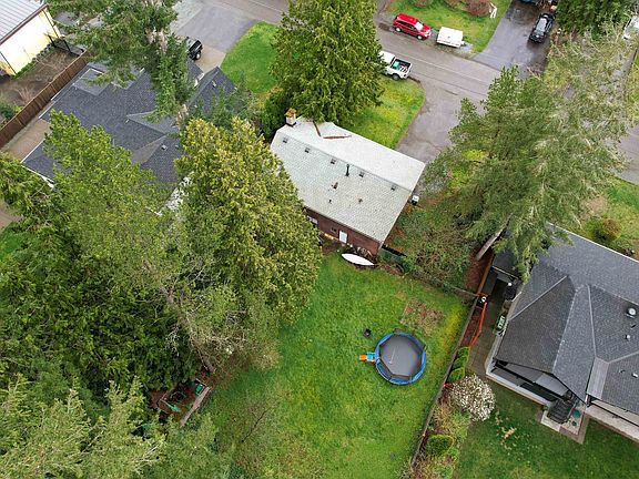 4th image of 4047 204b St