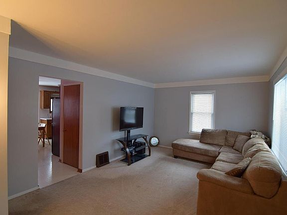 3rd image of 1357 Parkhurst Ave NW