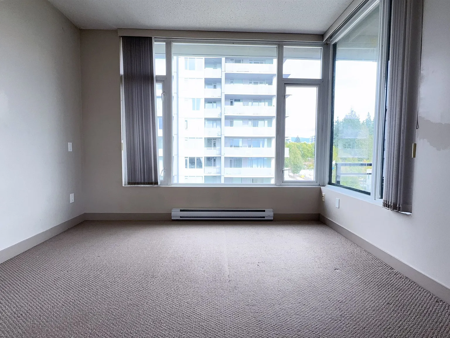 2 bed, 708 sqft, $2,400 — Photo 3